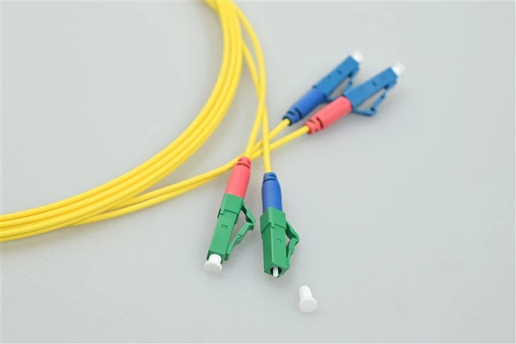 FIBRE OPTIC PATCH KÒD LC APC POU LC UPC DUPLEX