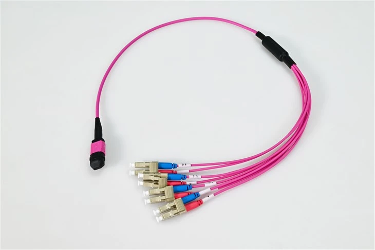 Fibre Optique Patch kòd LC Pou MPO 8 Nwayo 3.0mm OM4