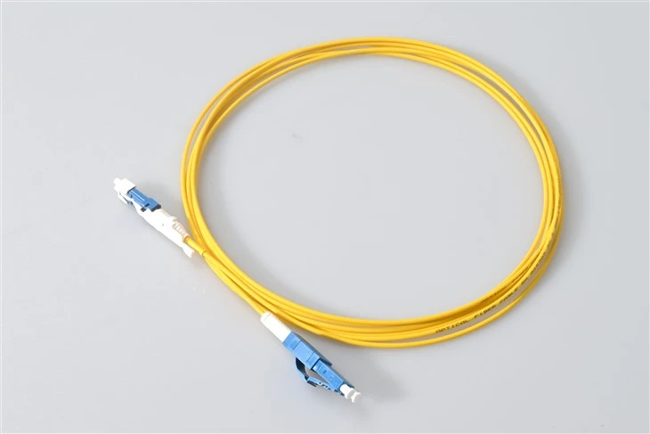 Fibre Optique Patch kòd Lc Uniboot